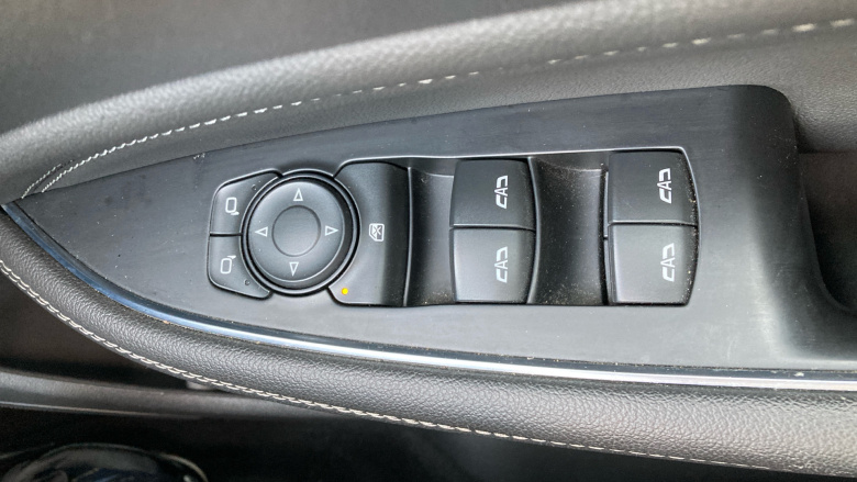 Vauxhall Insignia 1.6 Turbo D ecoTec [136] SRi Nav 5dr Diesel Hatchback